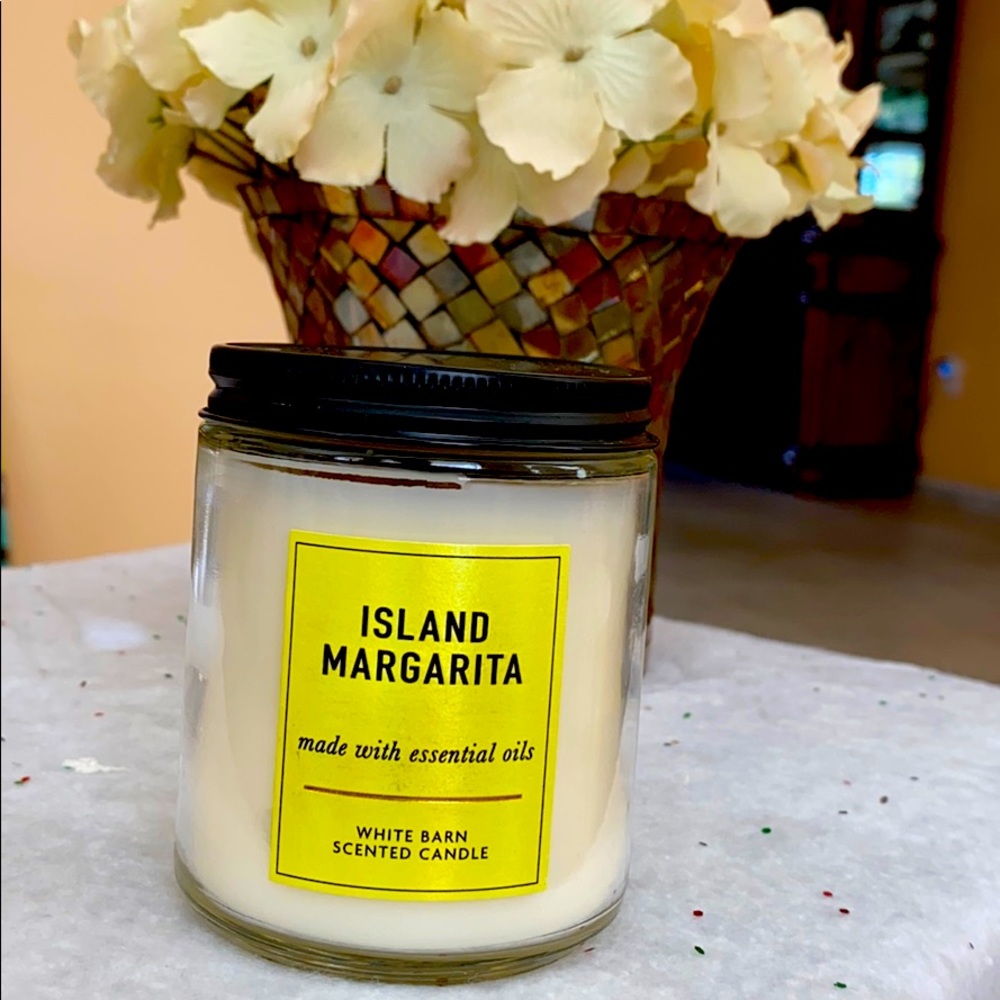 Bath & Body Works candle